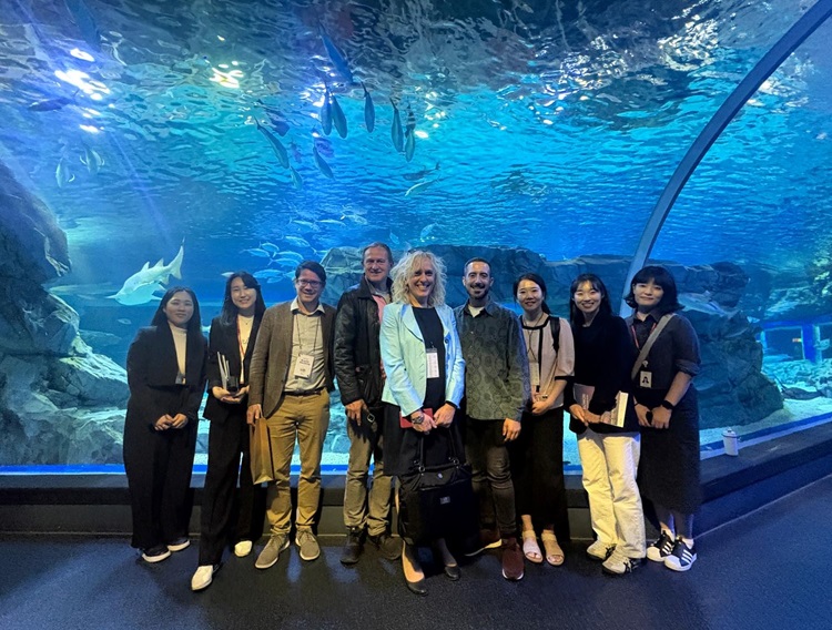 SUWON - Group picture, Aqua Planet Aquarium